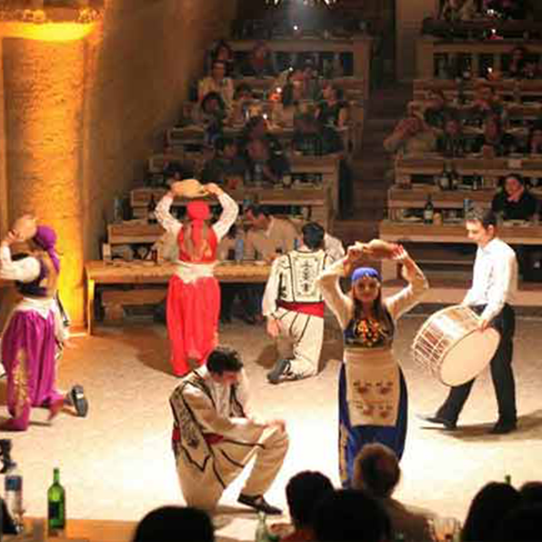 Türk gecelerine katılın