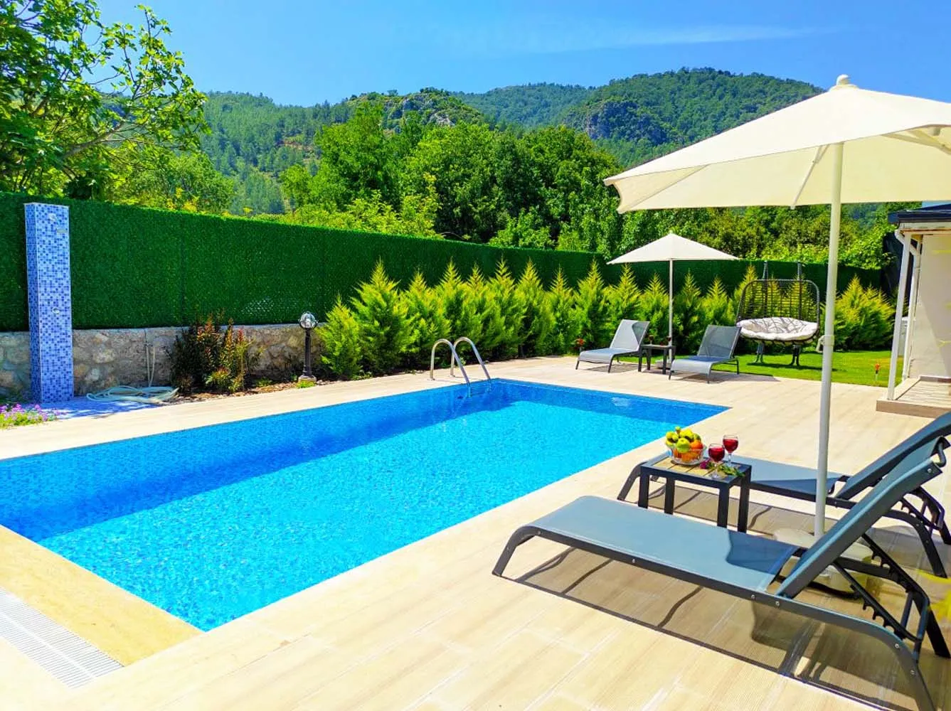 Limon Villa