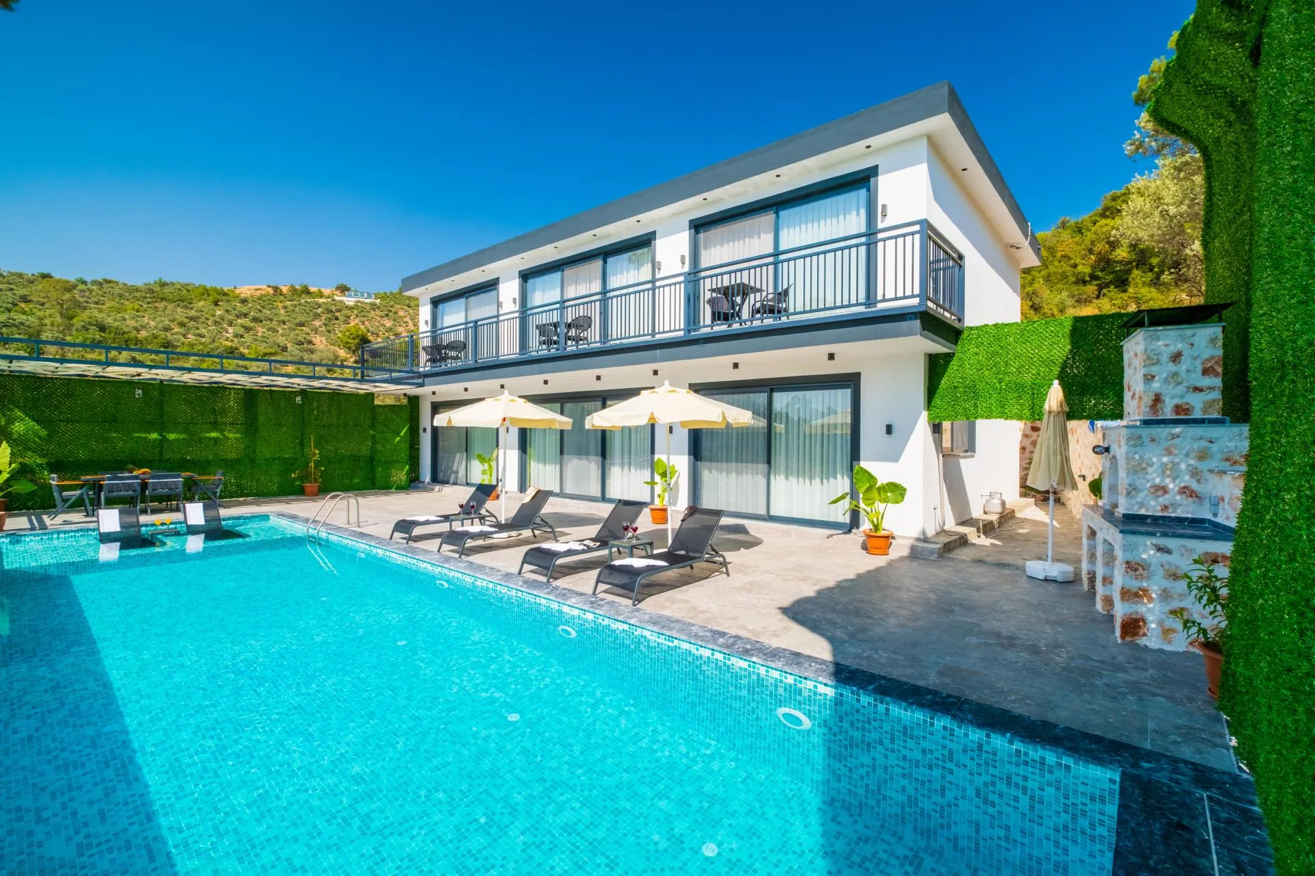 Selina Villa 61