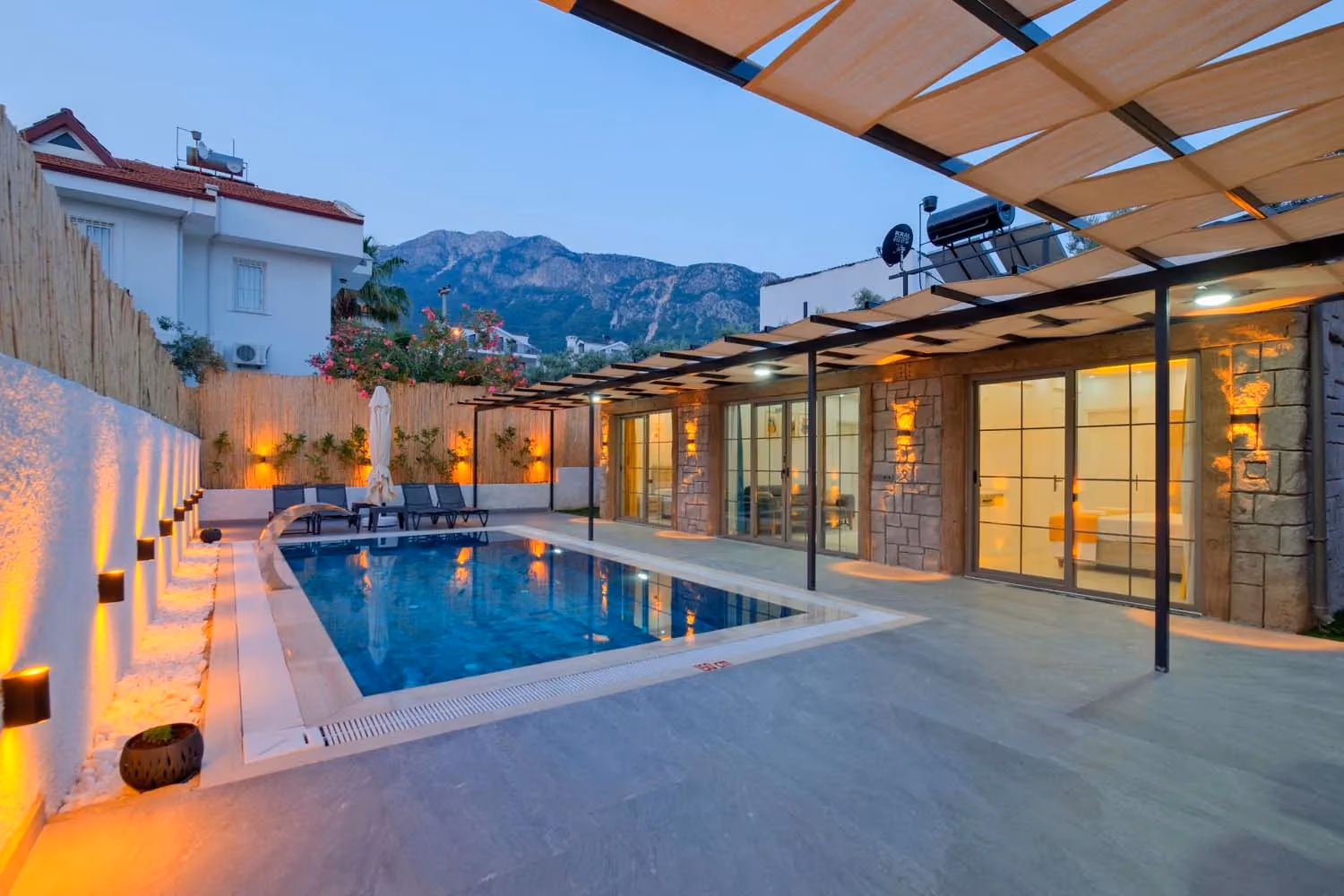 listing card gallery