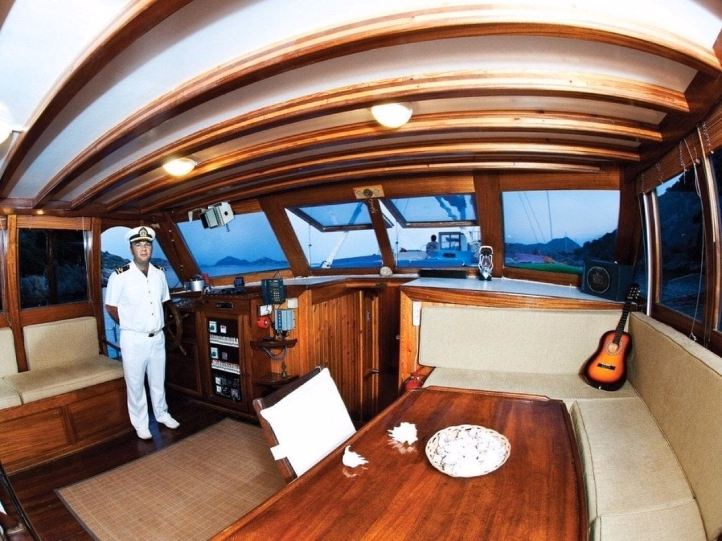 listing card gallery